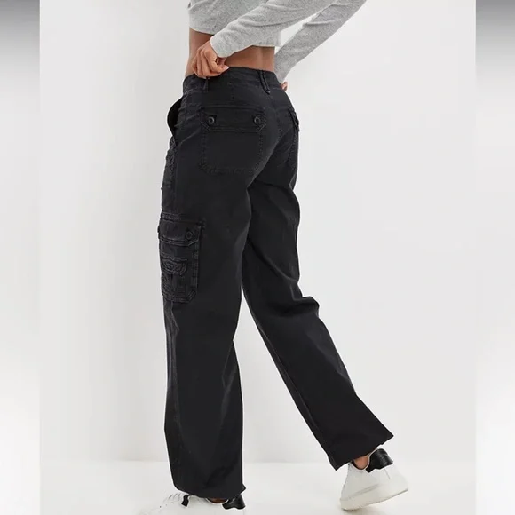 American Eagle Outfitters Black Wide-Leg Cargo Pants - Picture 2 of 9